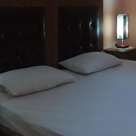 Bristol ティラナ