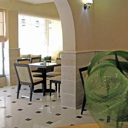 ホテル Bristol ティラナ