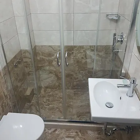 Bristol ティラナ